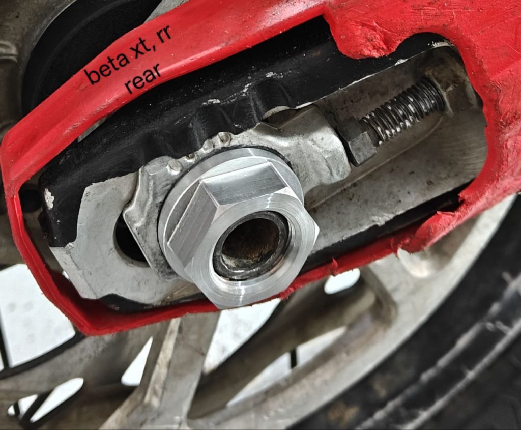 Гайка заднего колеса Beta RR Xtrainer 2015-2024