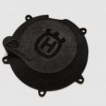Накладка на крышку сцепления (A42030626000JA) KTM, Husqvarna, GasGas 150 TBI 24+